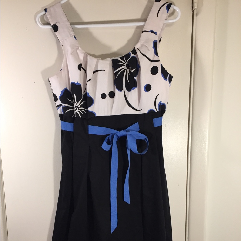 Clari.e black, white, & blue floral print dress